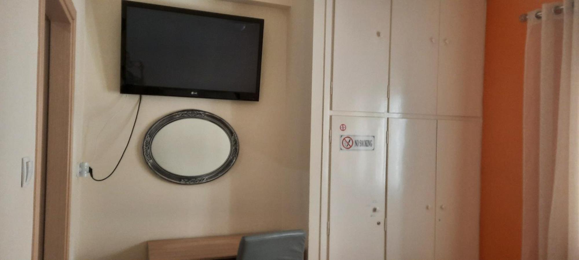 Livia'S Room To Ampelokipi Metro Airport Line Athens Exterior photo