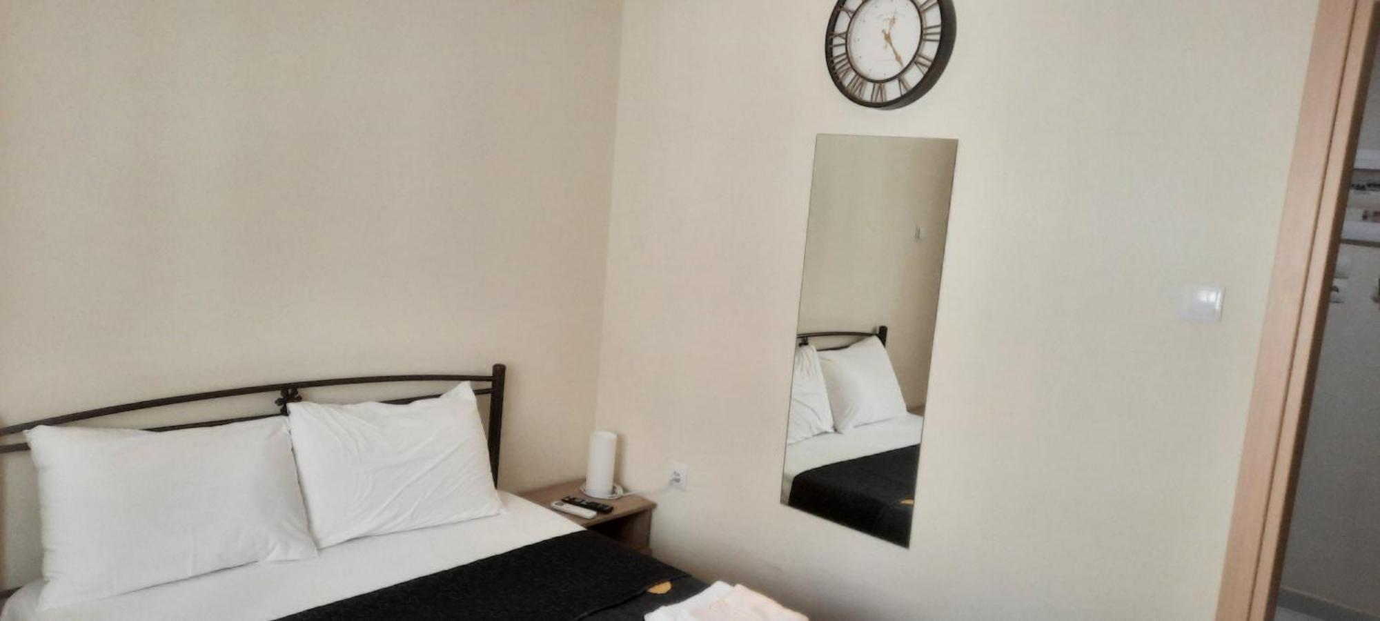 Livia'S Room To Ampelokipi Metro Airport Line Athens Exterior photo